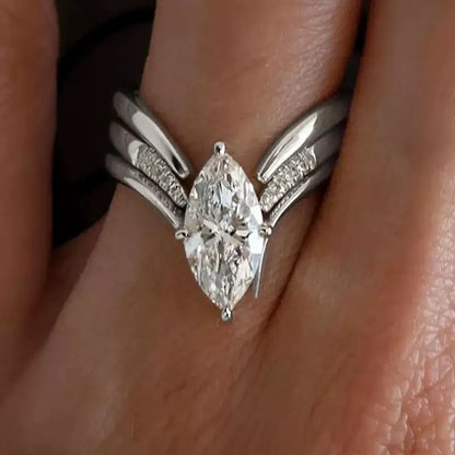 Marquise-cut V-band ring luxurious Ins-style aesthetic